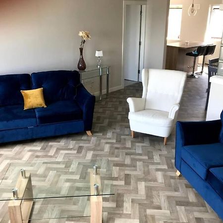 Stylish 3 Bed Apartment With Lough Atalia Views Galway Exterior photo
